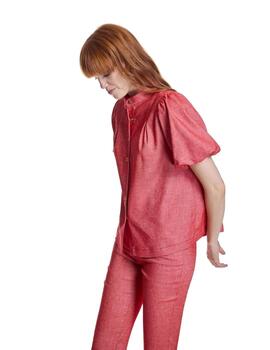 Alba Conde Blusa Roja mangas abullonadas