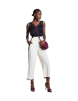 Alba Conde Top Negro escote pico