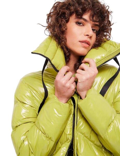 PARKA IMPERMEABLE CON CAPUCHA MUJER GAUDI