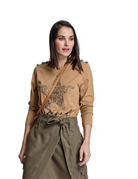 Alba Conde Camiseta Camel