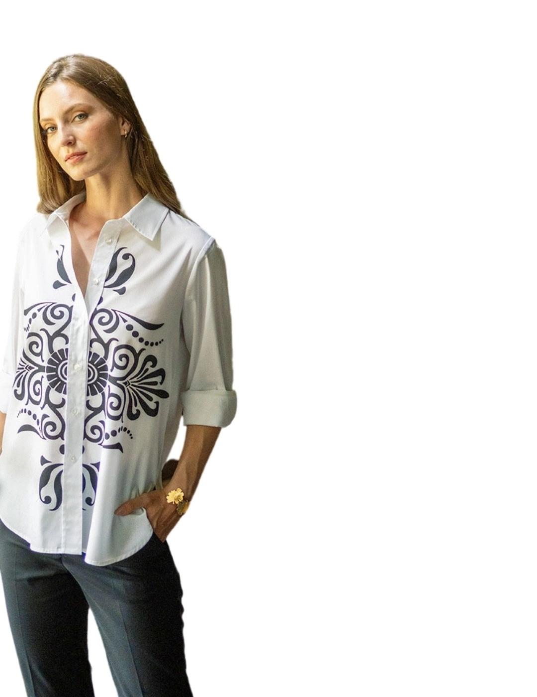 Hongo Camisa Blanca estampado ornamental