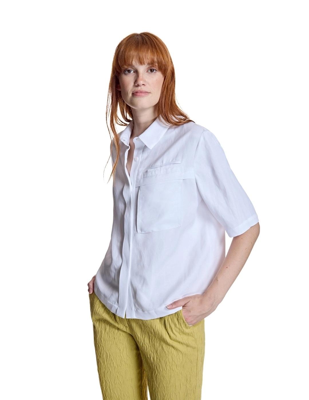 Alba Conde Camisa Blanca manga corta