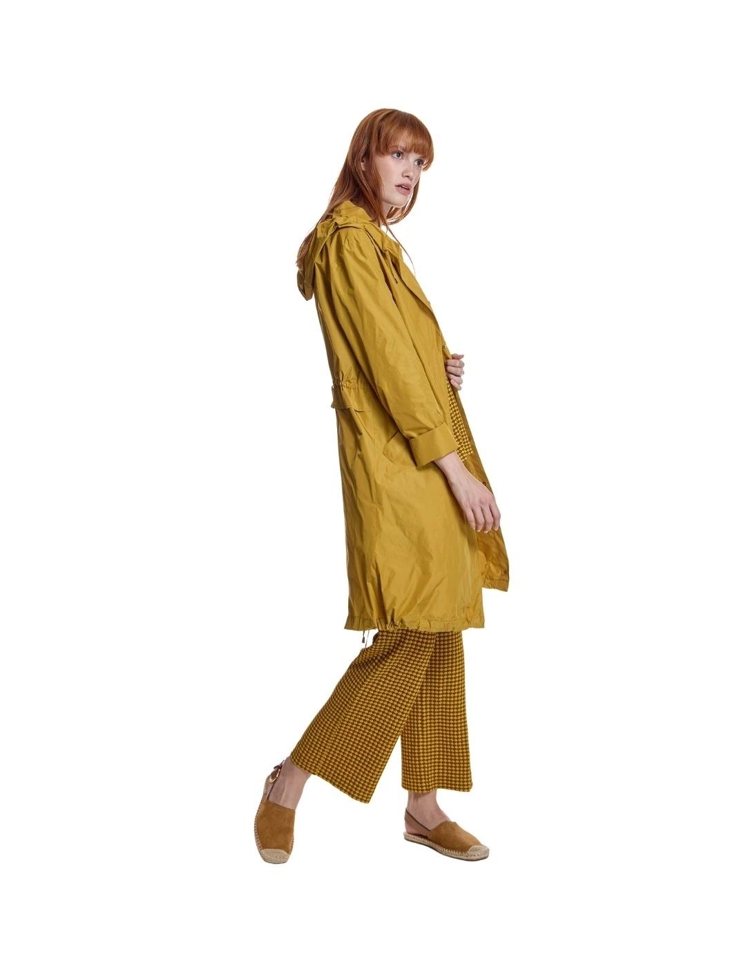 Alba Conde Parka Mostaza con capucha