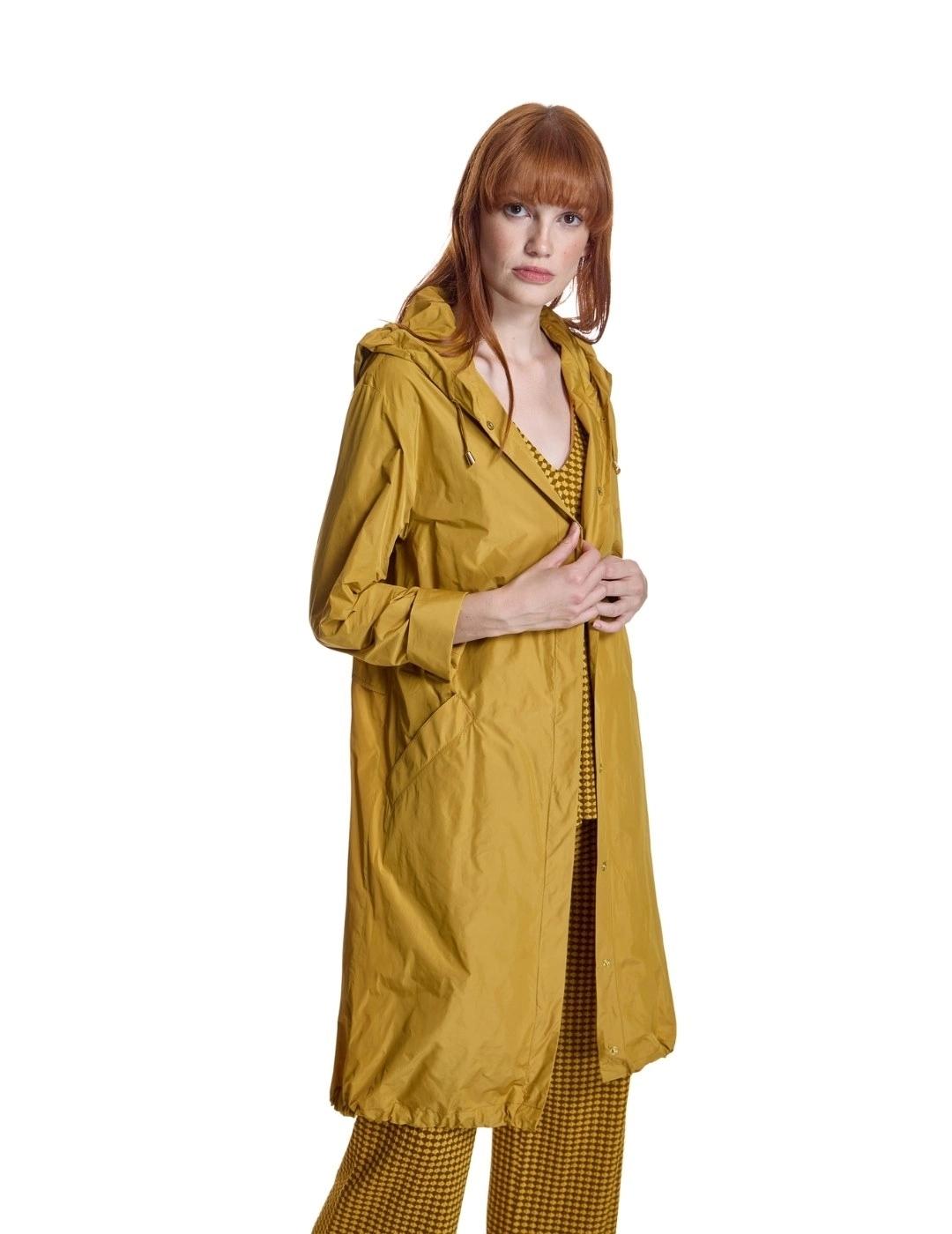 Alba Conde Parka Mostaza con capucha