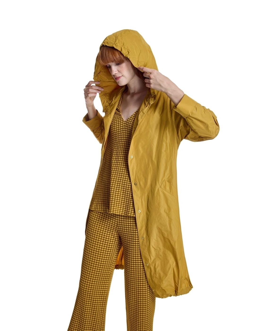Alba Conde Parka Mostaza con capucha