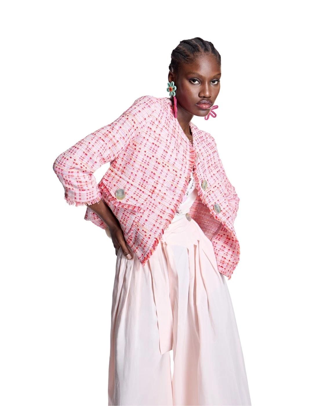 Alba Conde Chaqueta Estilo Chanel Rosa