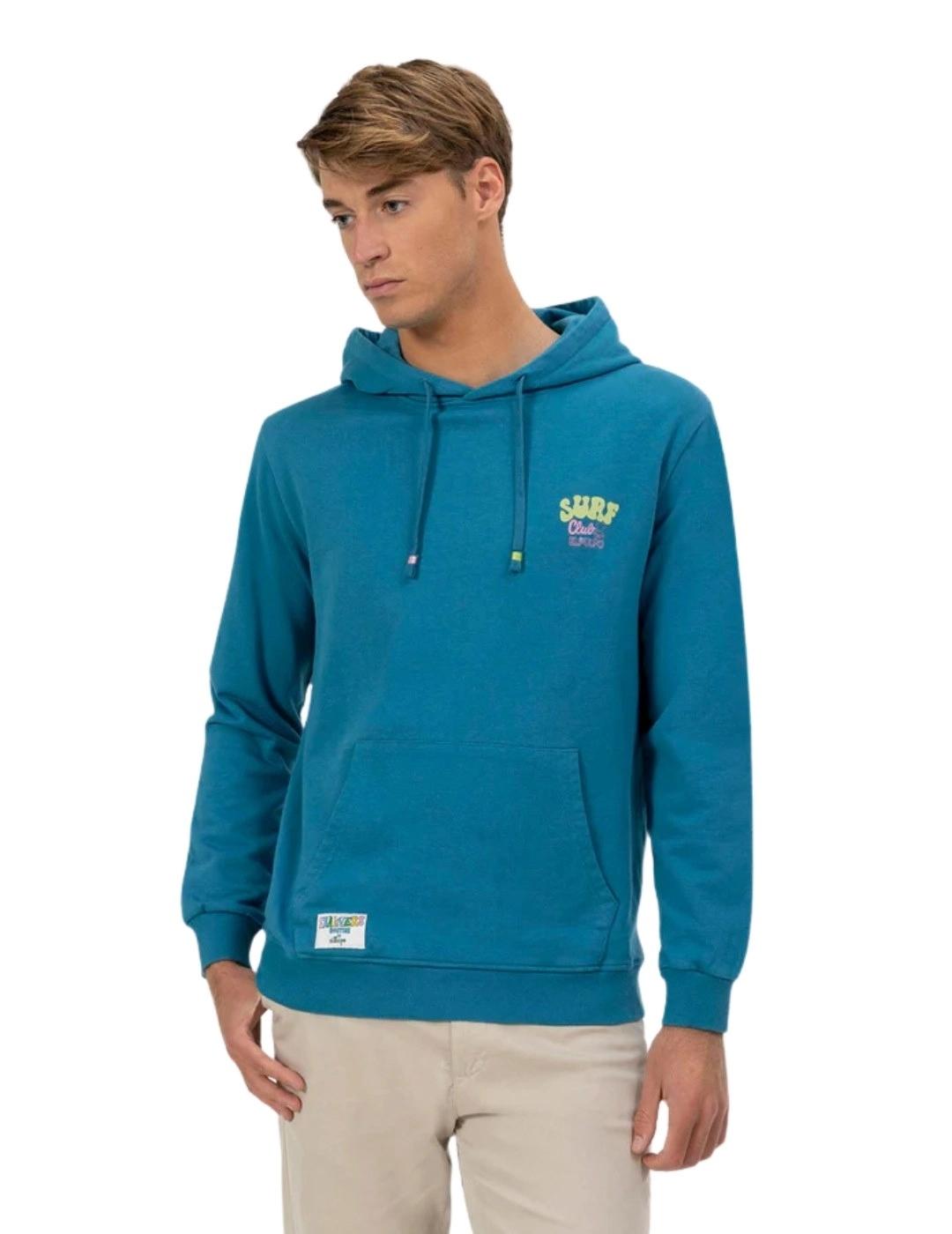 El Pulpo Sudadera Azul pick up surfboard
