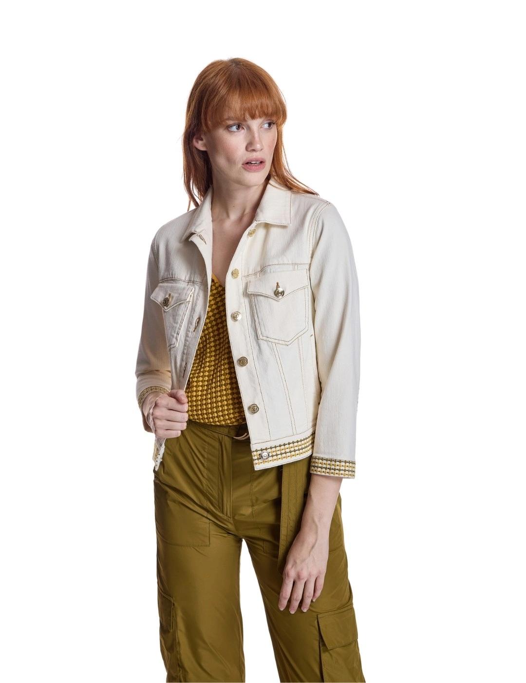 Alba Conde Cazadora Cruda con cenefa