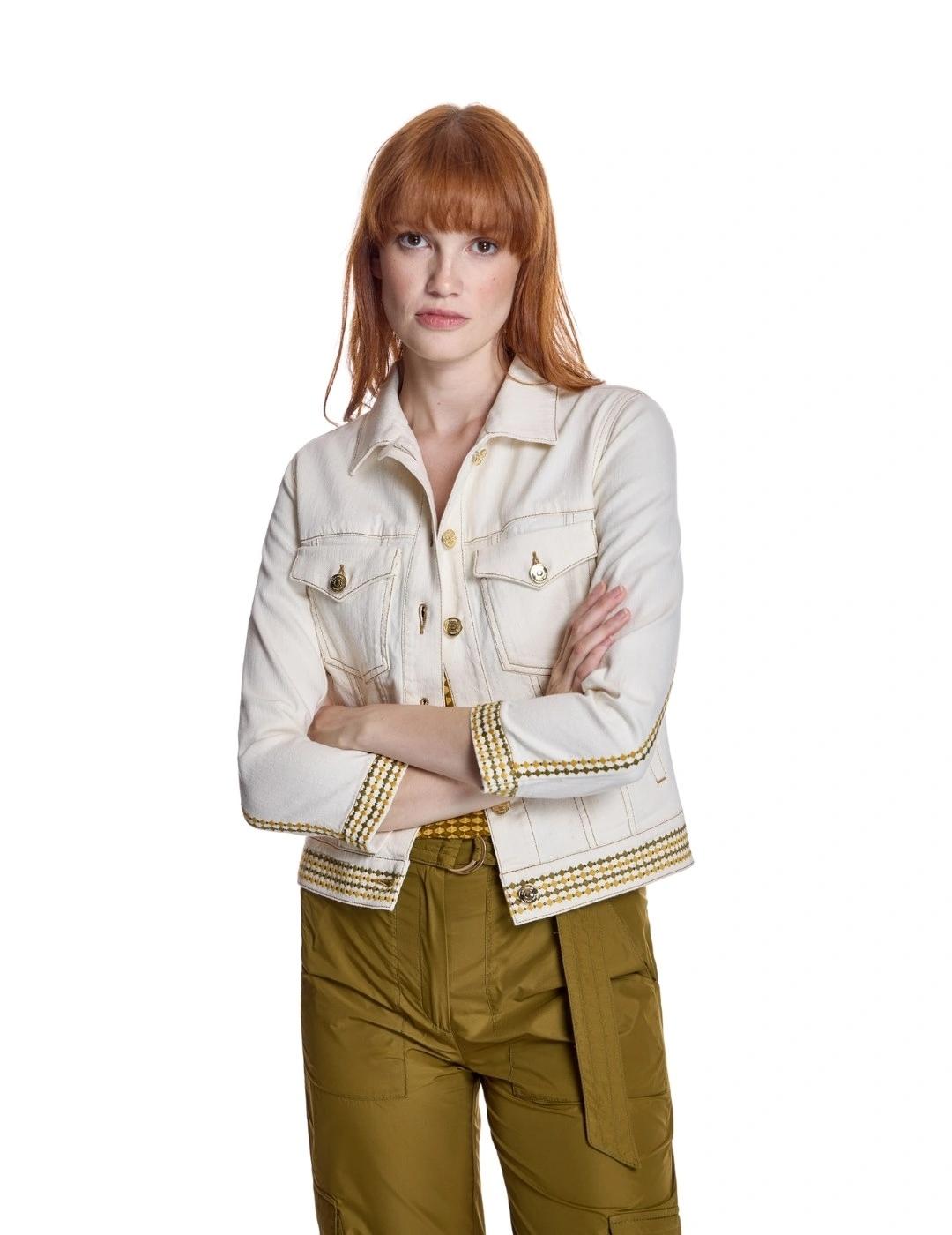 Alba Conde Cazadora Cruda con cenefa