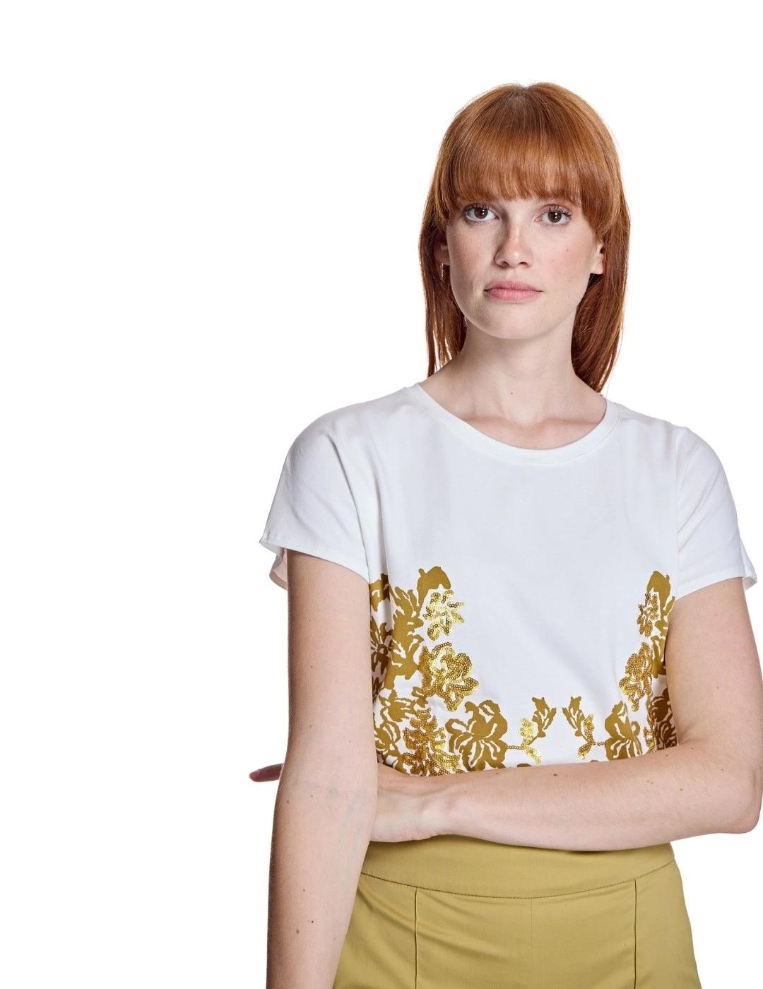 Alba Conde Camiseta Blanca Estampado floral