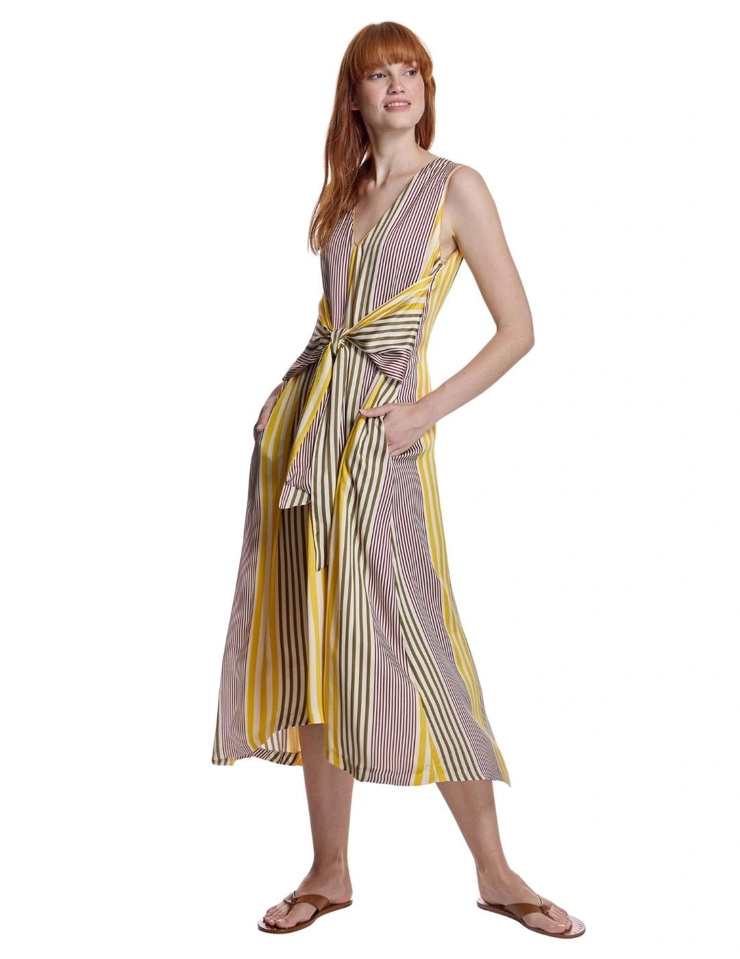 Alba Conde Vestido de rayas Multicolor