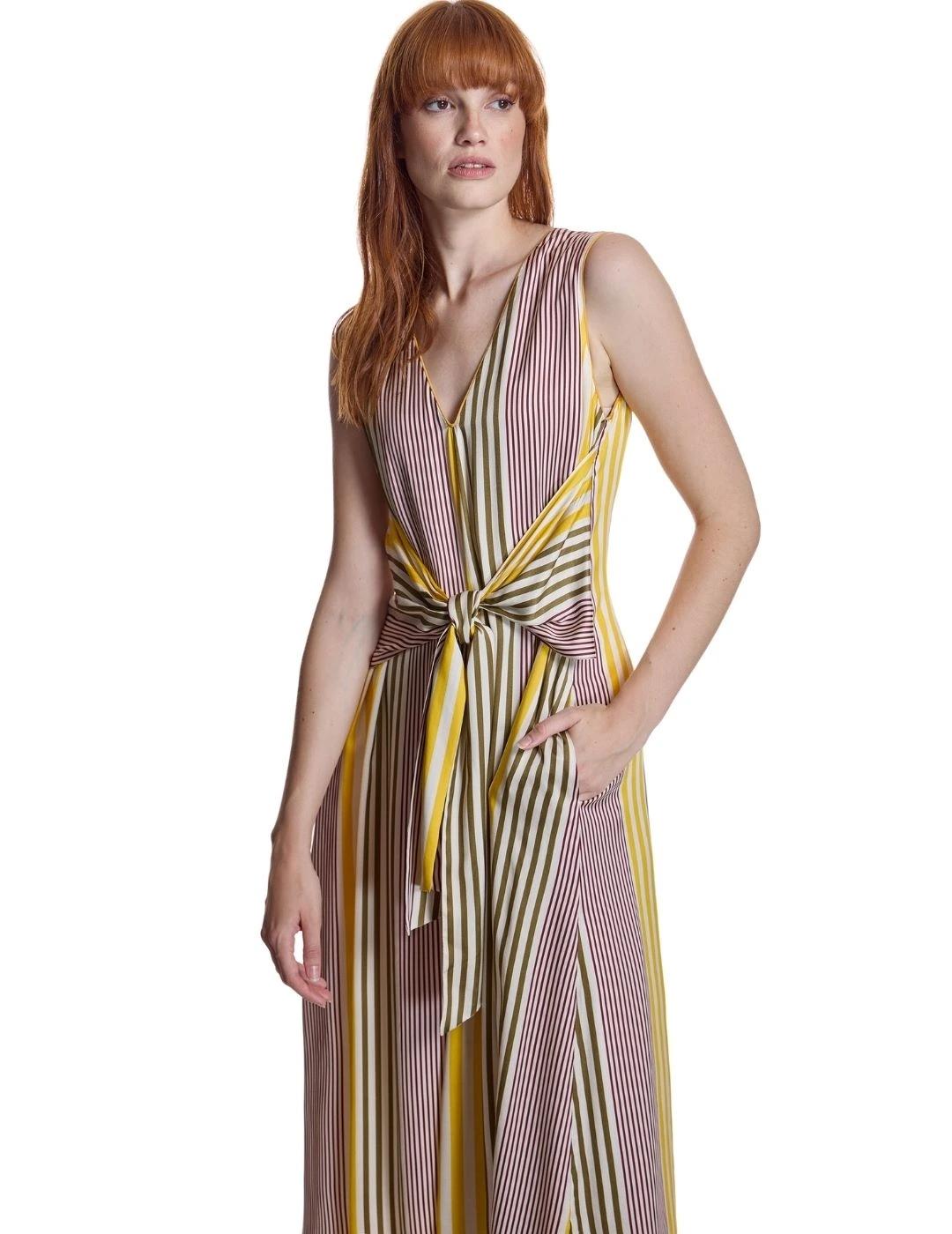 Alba Conde Vestido de rayas Multicolor