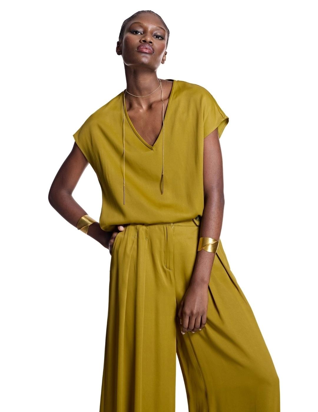 Alba Conde Blusa verde oliva