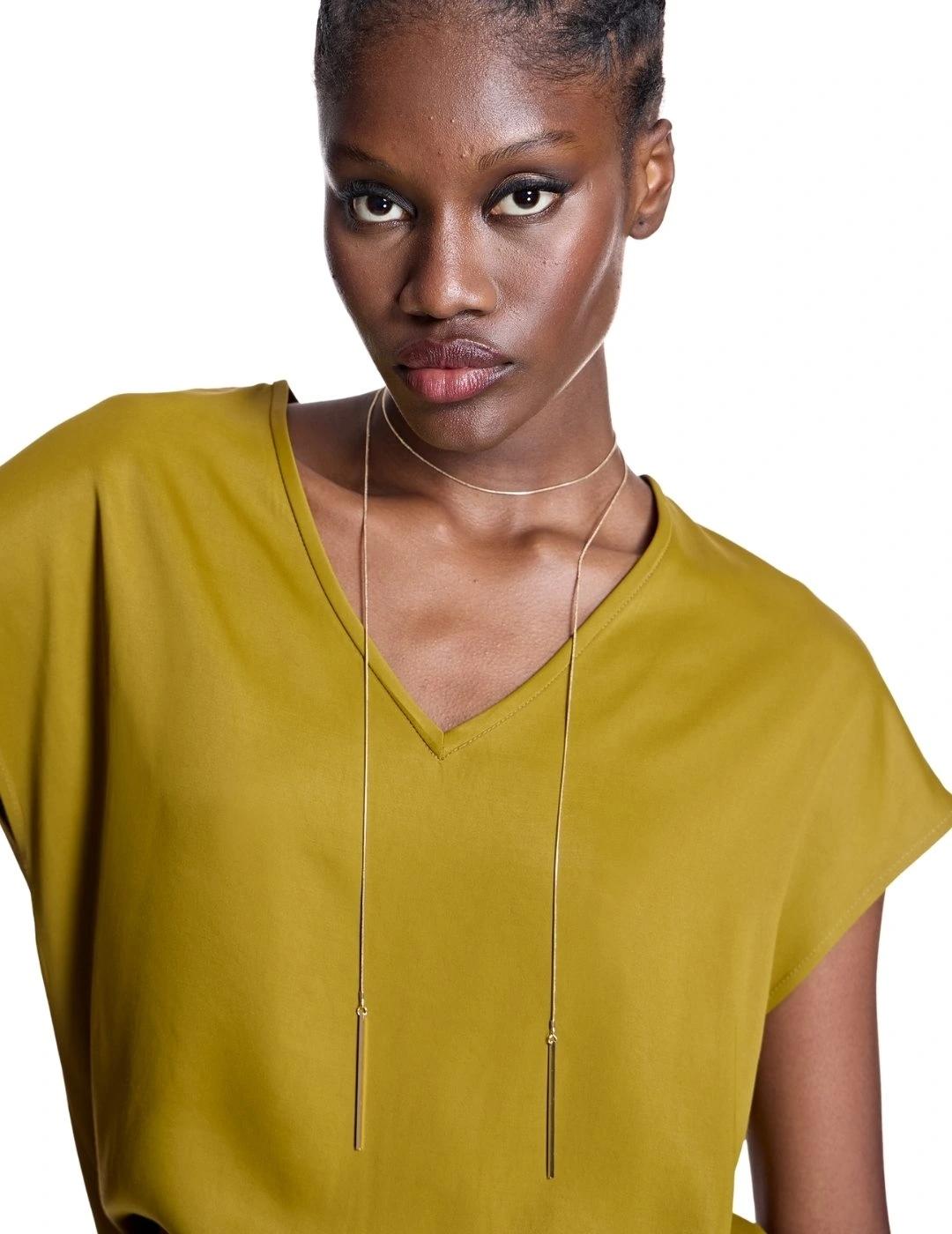 Alba Conde Blusa verde oliva