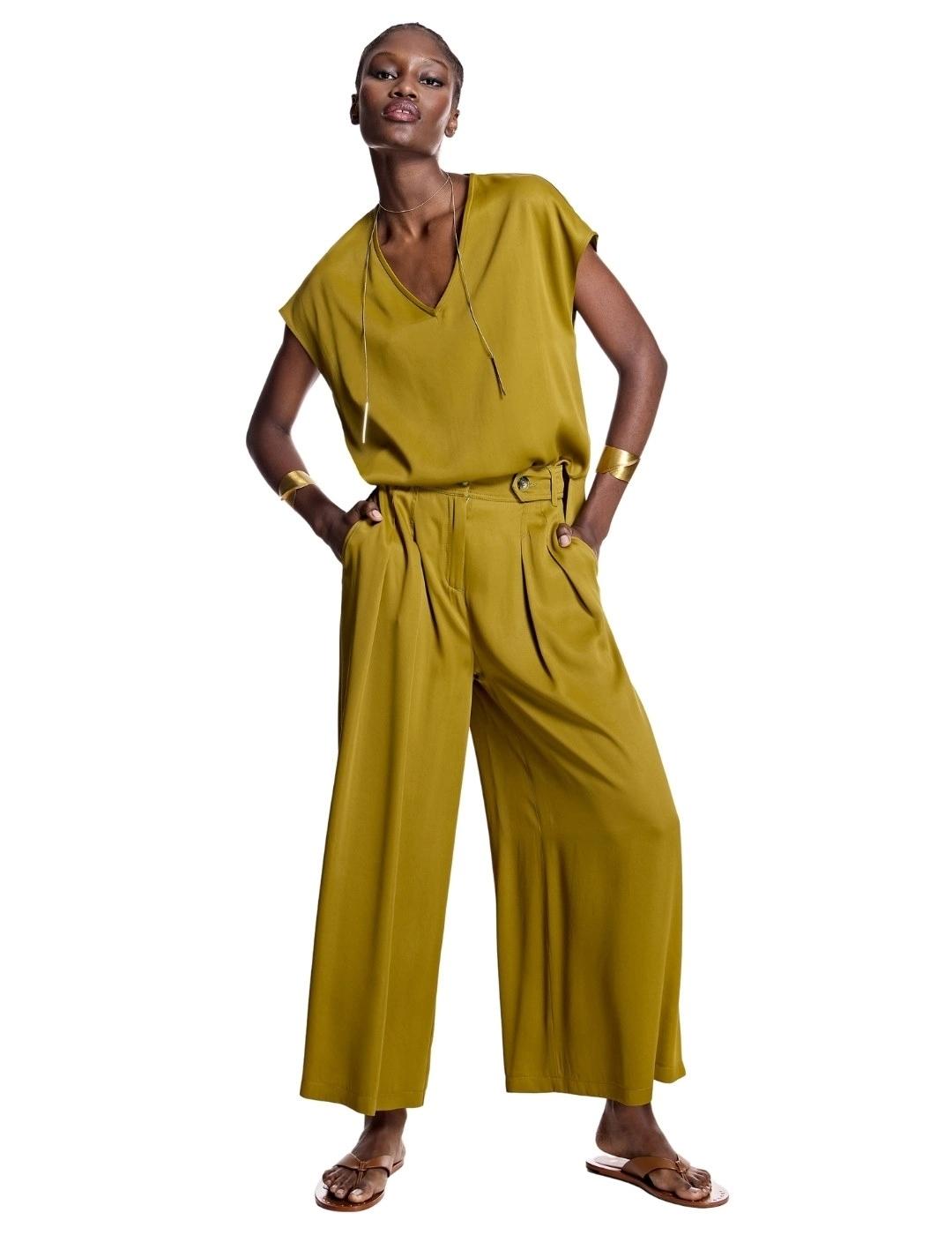 Alba Conde Pantalón culotte fluido verde oliva