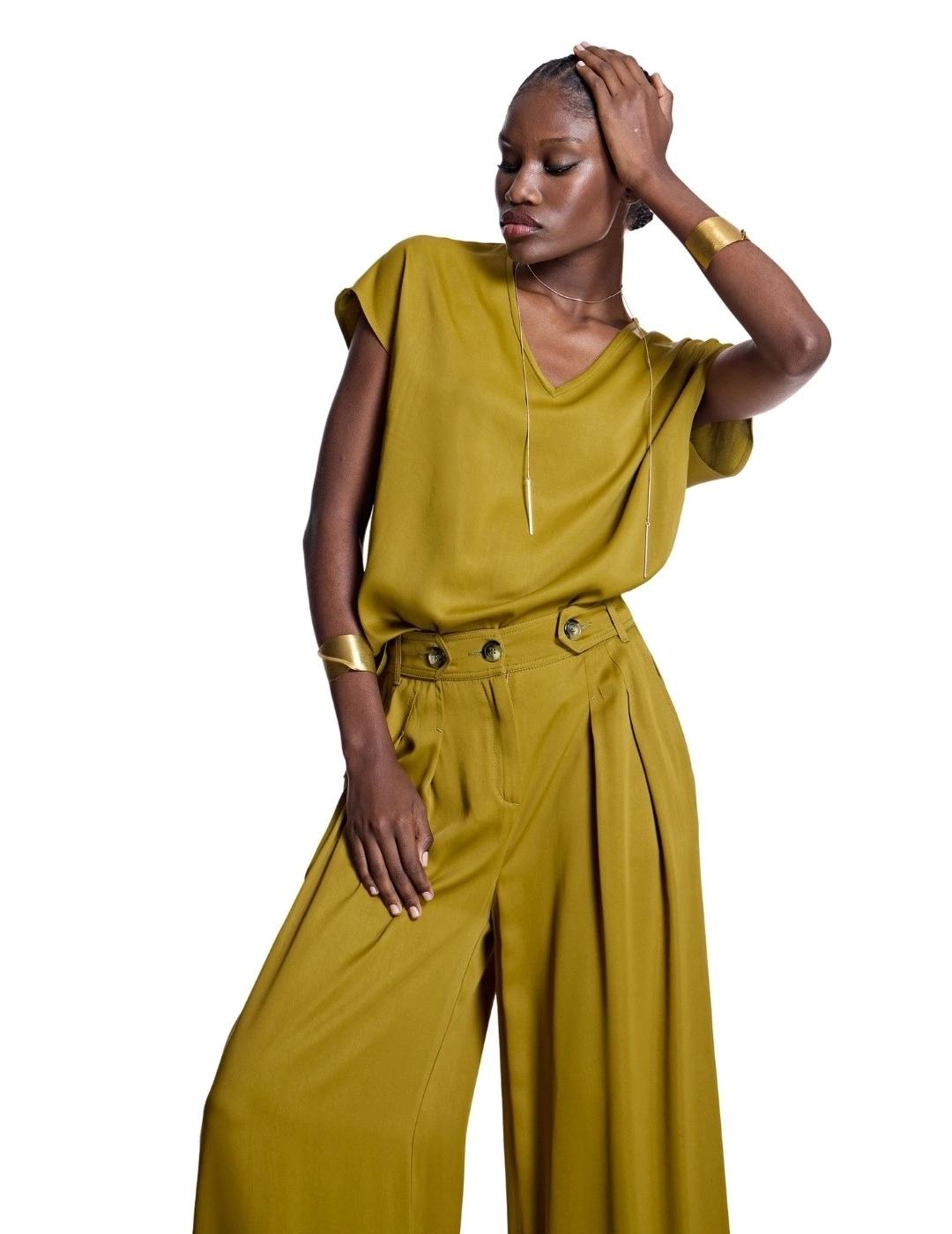 Alba Conde Pantalón culotte fluido verde oliva