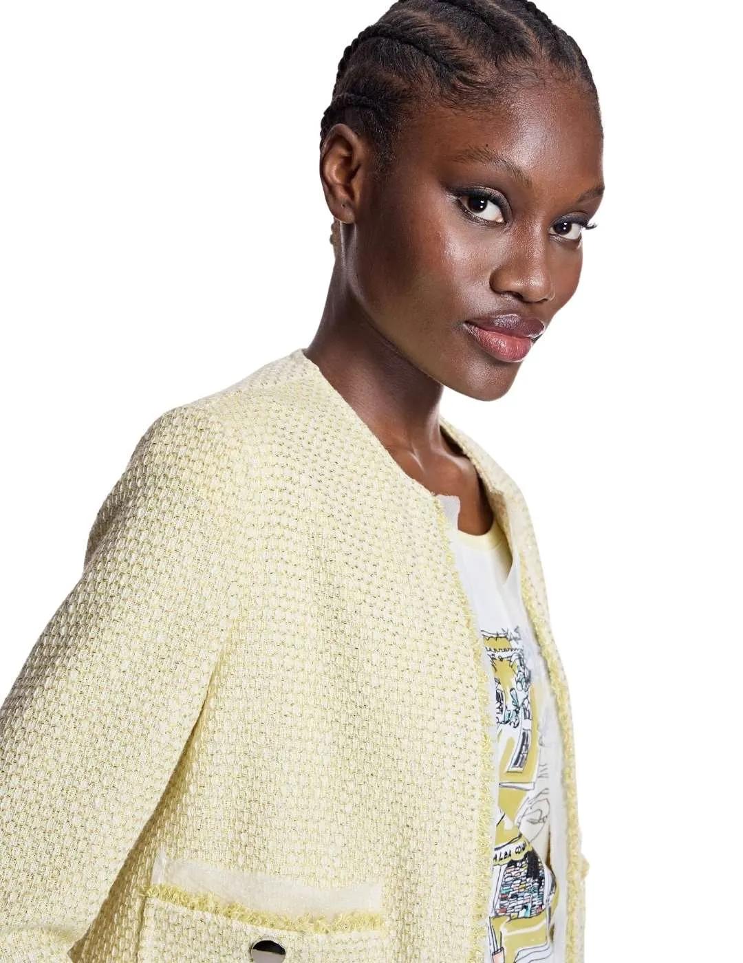 Alba Conde Chaqueta estilo chanel amarilla pastel