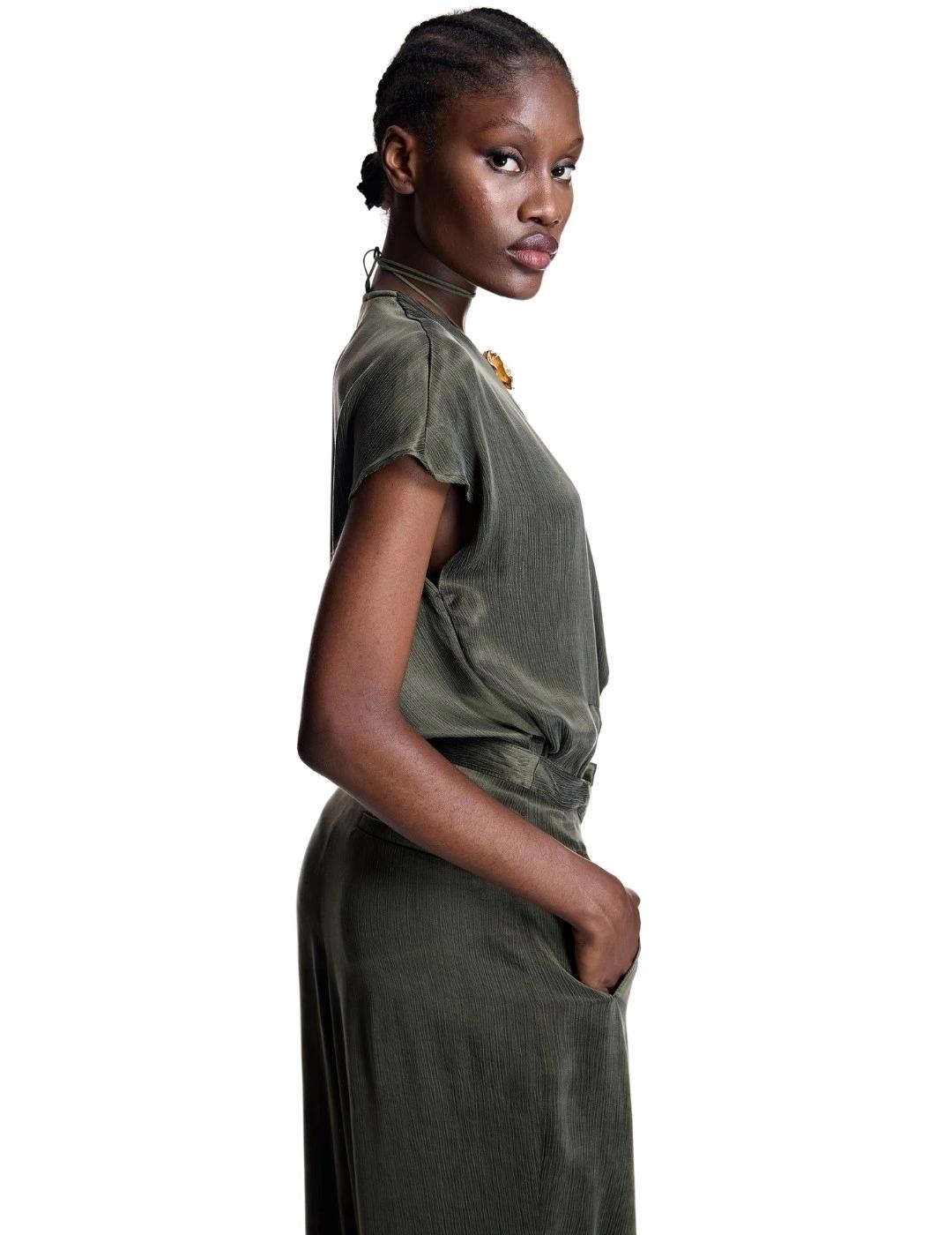 Alba Conde Blusa cruzada verde kaki