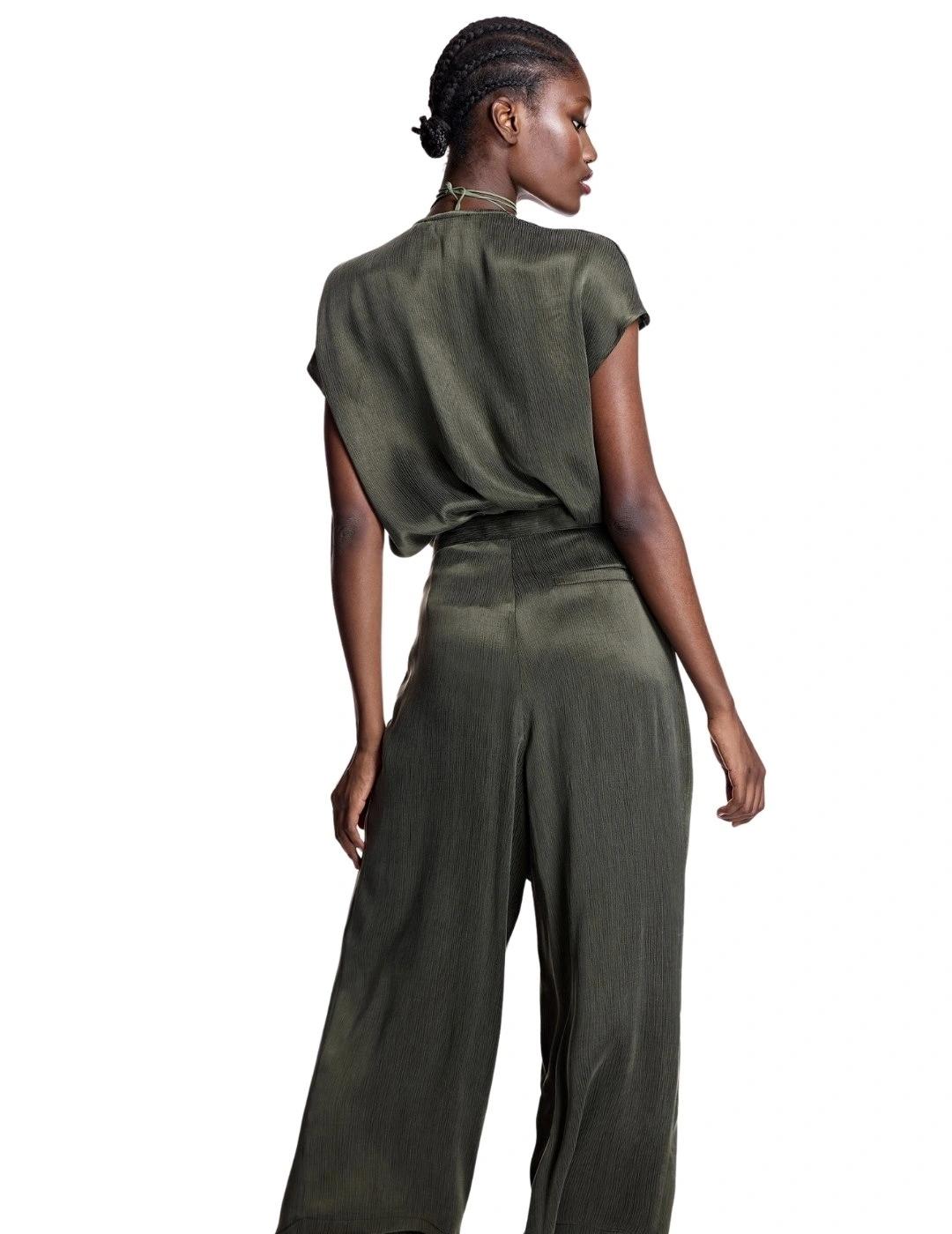 Alba Conde Blusa cruzada verde kaki