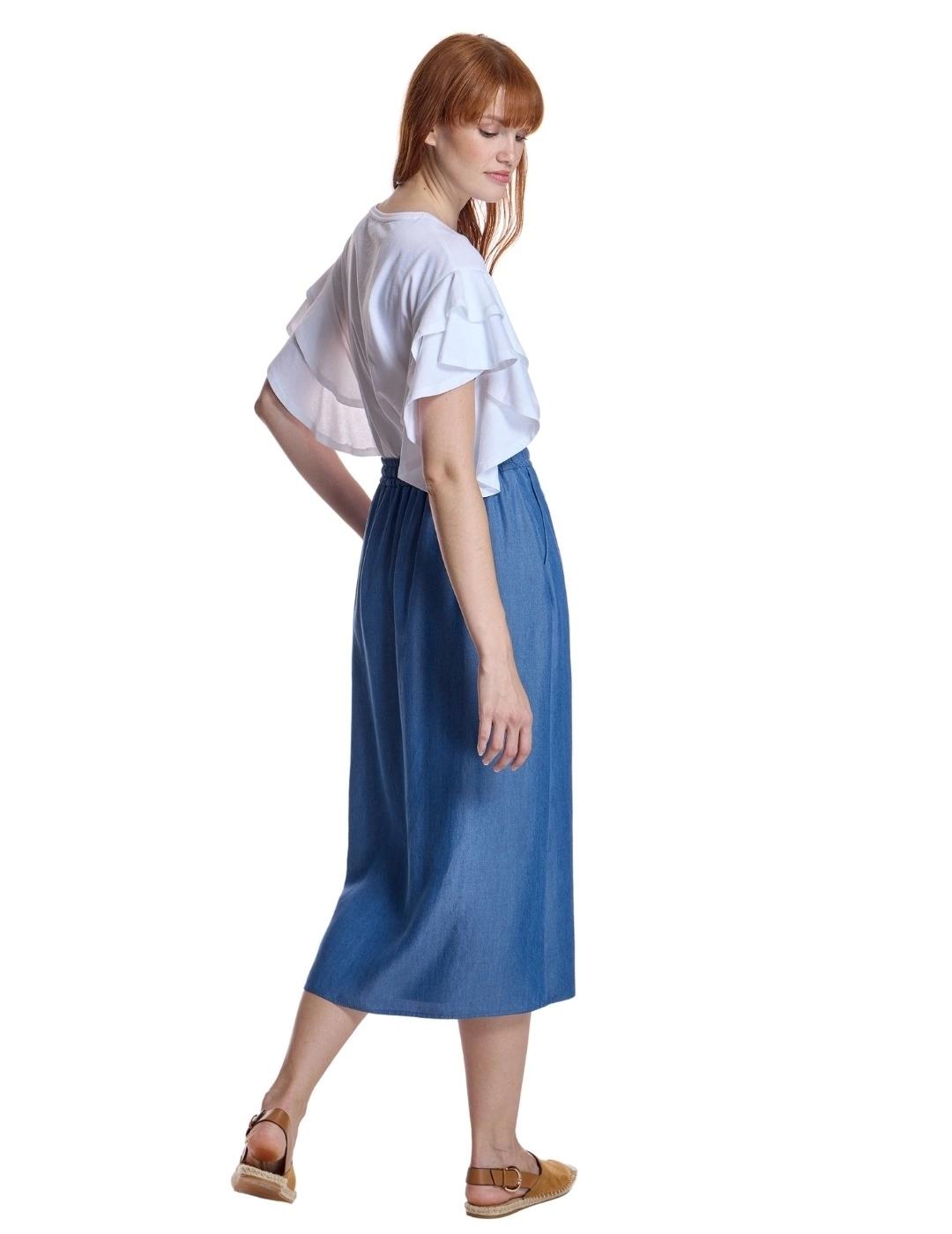 Alba Conde Camiseta Blanca con volantes y letras