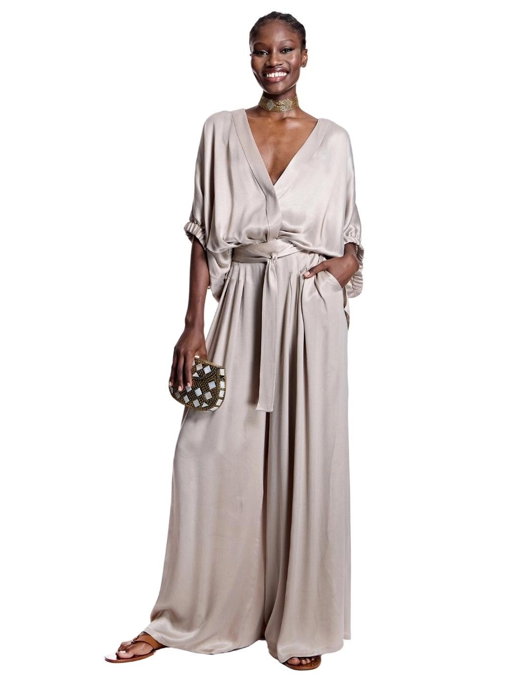 Alba Conde Blusa fluida satinada piedra