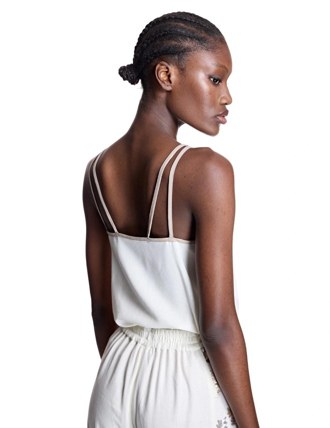 Alba Conde Top de doble tirante crudo