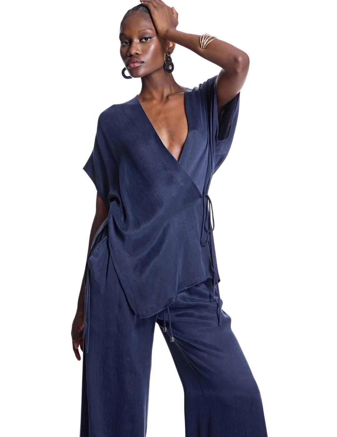 Alba Conde Blusa fluida cruzada Azul marino