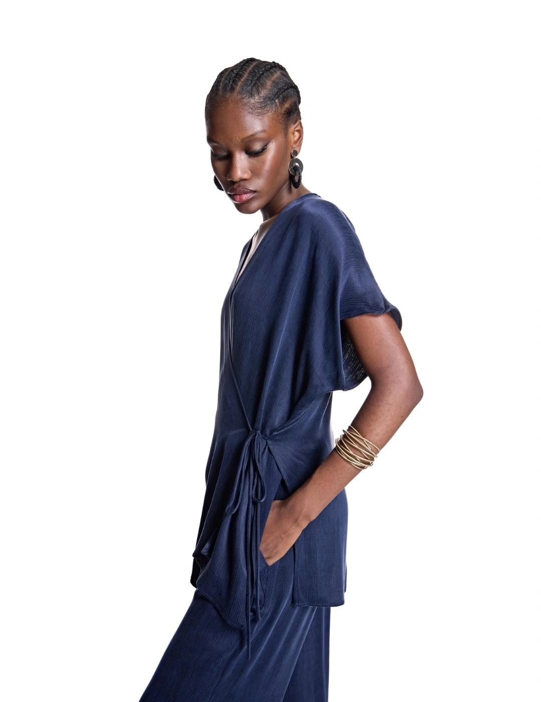 Alba Conde Blusa fluida cruzada Azul marino