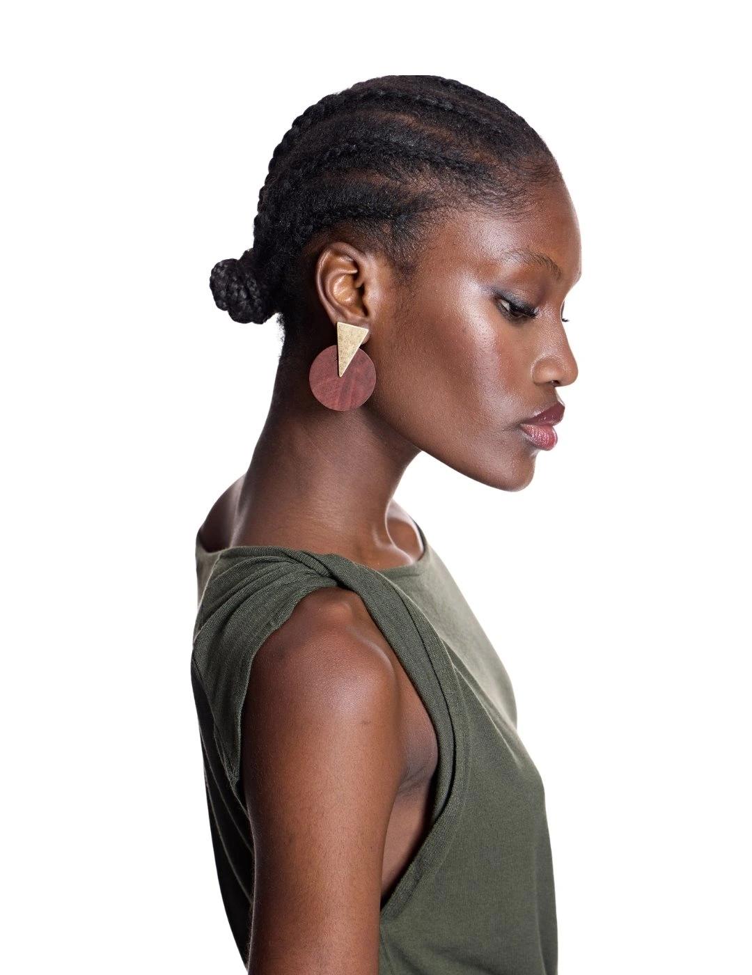 Alba Conde Top de punto Kaki largo