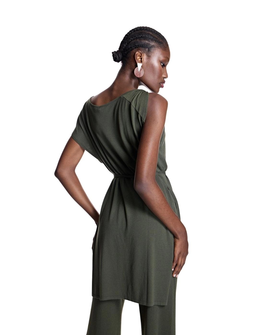 Alba Conde Top de punto Kaki largo