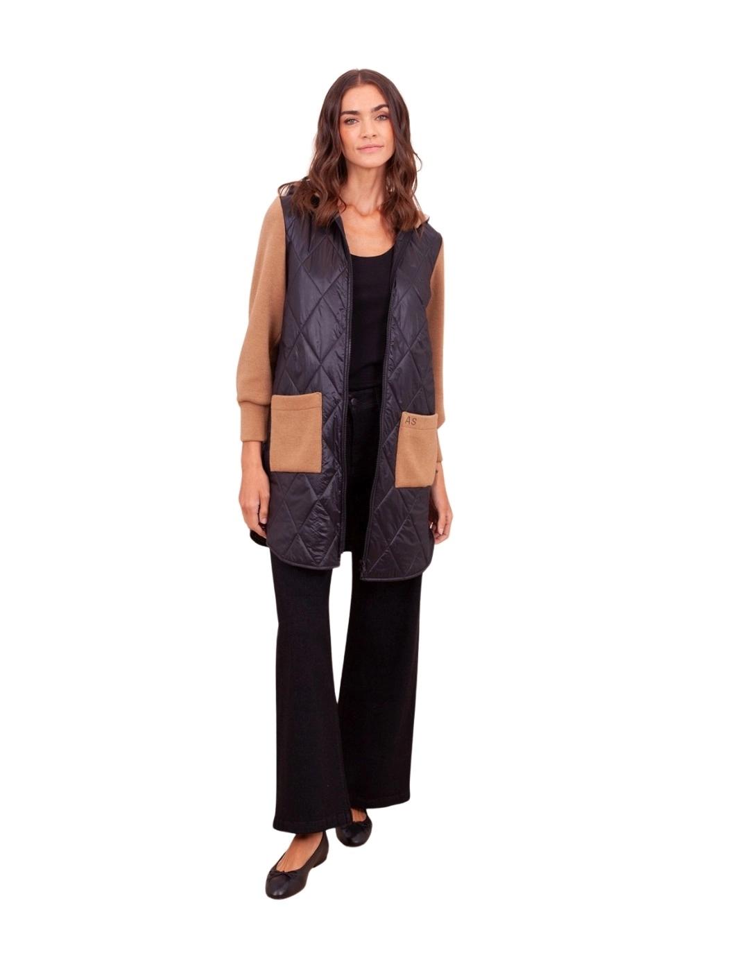 Anna Mora Abrigo Acolchado Negro y beige