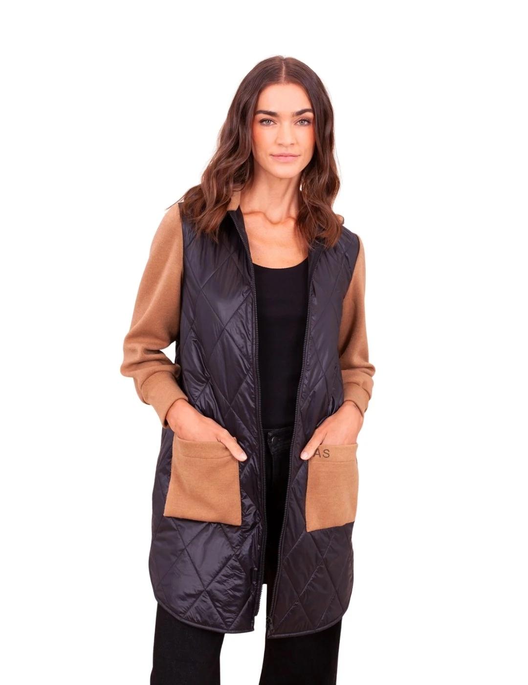 Anna Mora Abrigo Acolchado Negro y beige