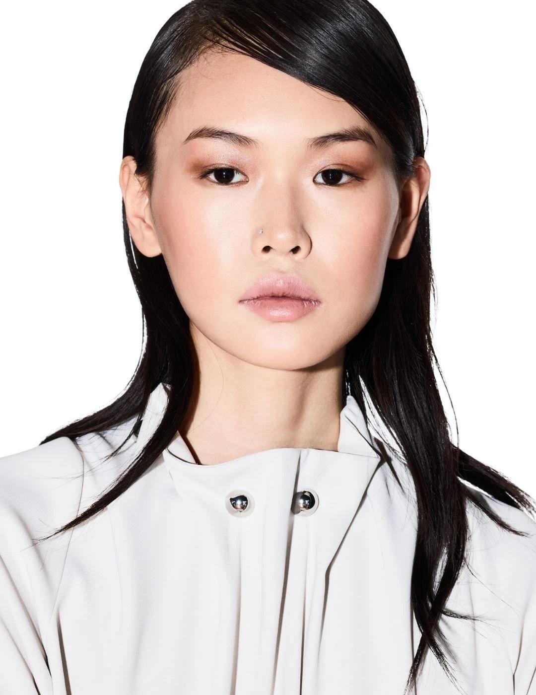 Armani Camiseta Blanca detalles cuello