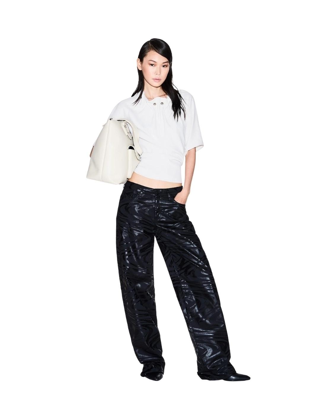 Armani Camiseta Blanca detalles cuello