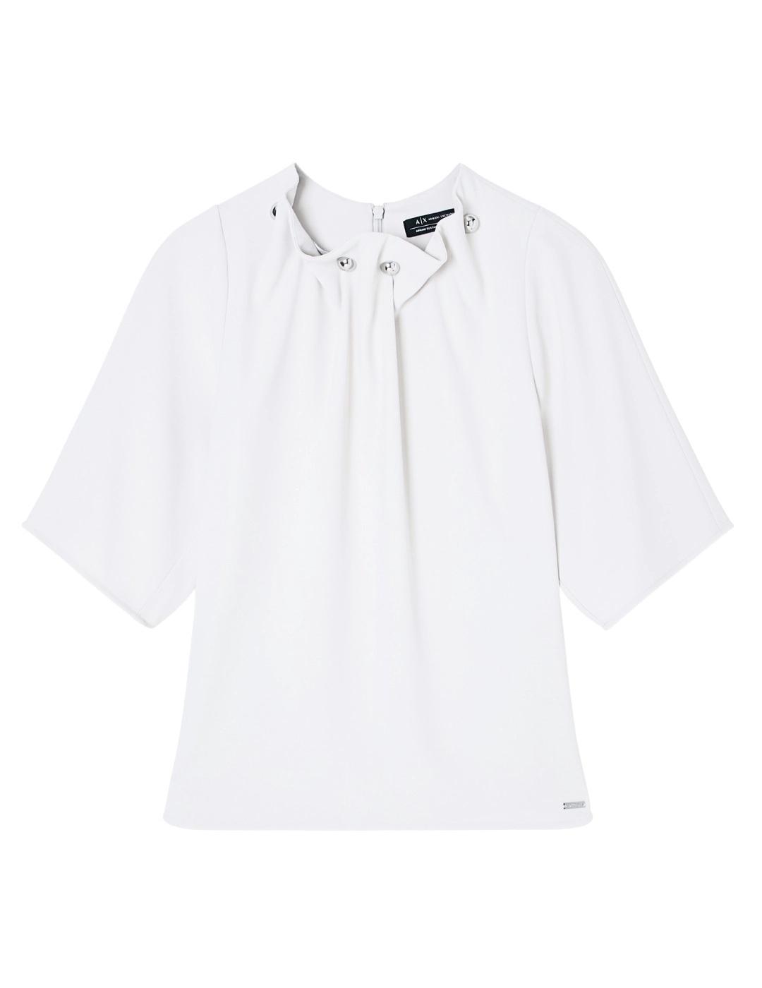 Armani Camiseta Blanca detalles cuello