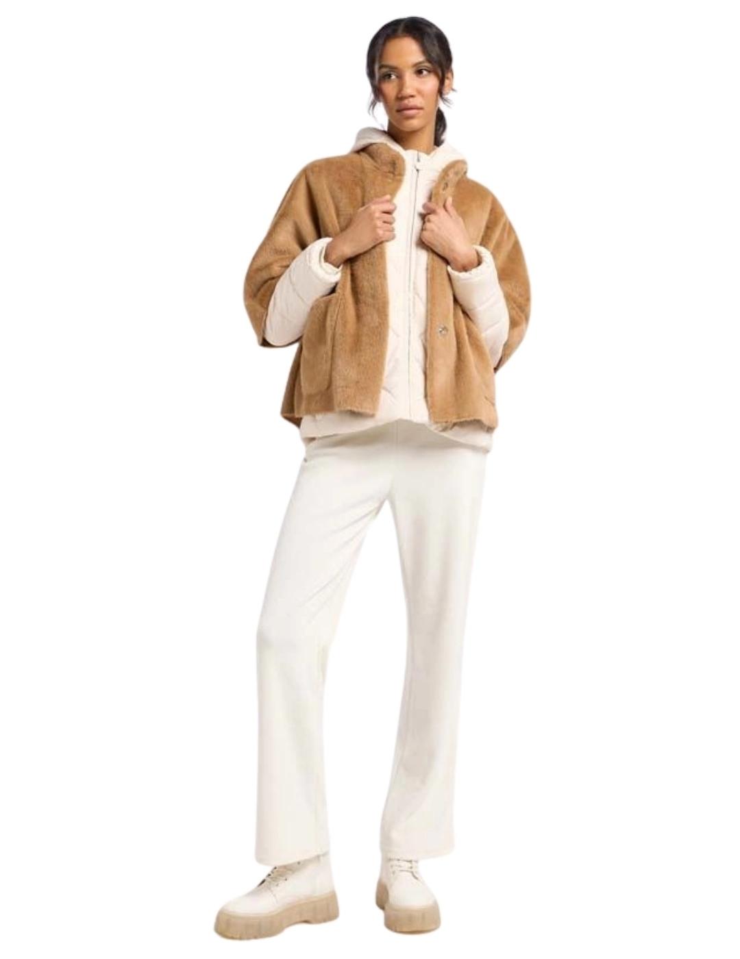 Frieda Capa de pelo Camel con chaqueta interior