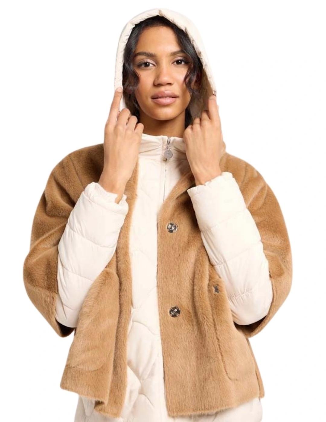 Frieda Capa de pelo Camel con chaqueta interior