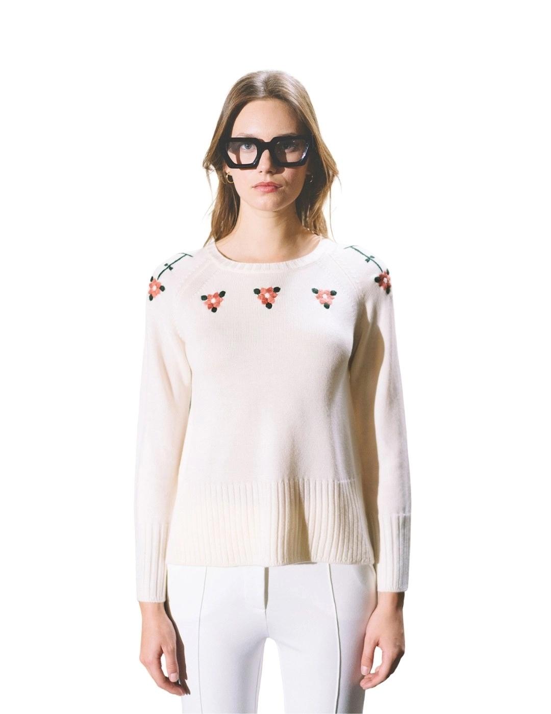 Hongo Jersey Crudo con bordados florales