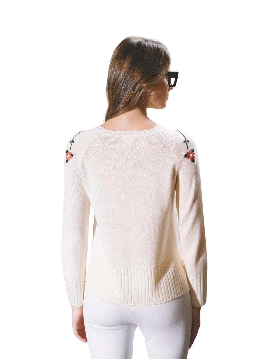 Hongo Jersey Crudo con bordados florales