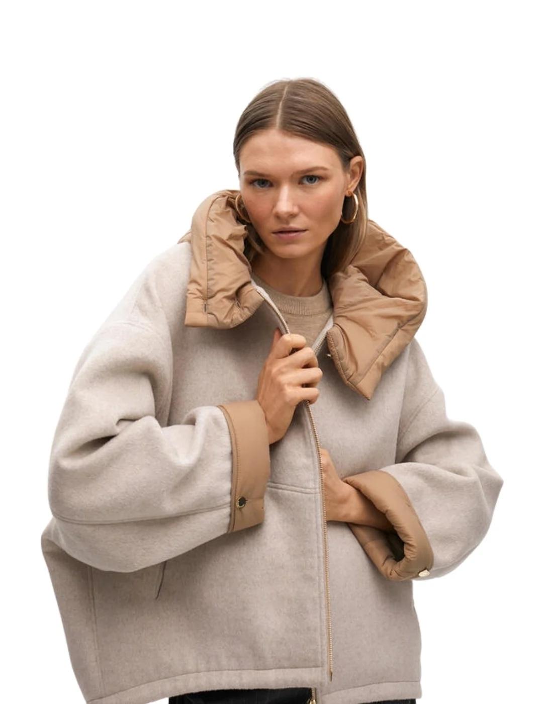 Lola Casademunt Abrigo Corto Bimateria Gris