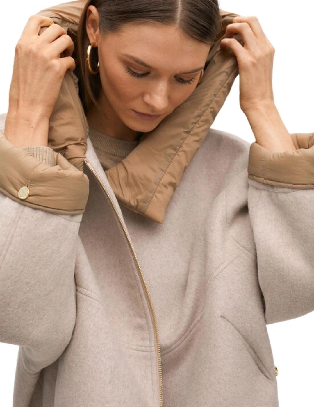 Lola Casademunt Abrigo Corto Bimateria Beige