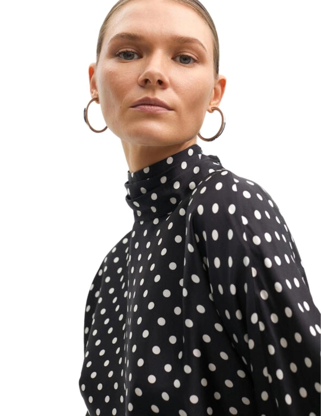 Lola Casademunt Blusa Cuello Perkins Lunares Negro