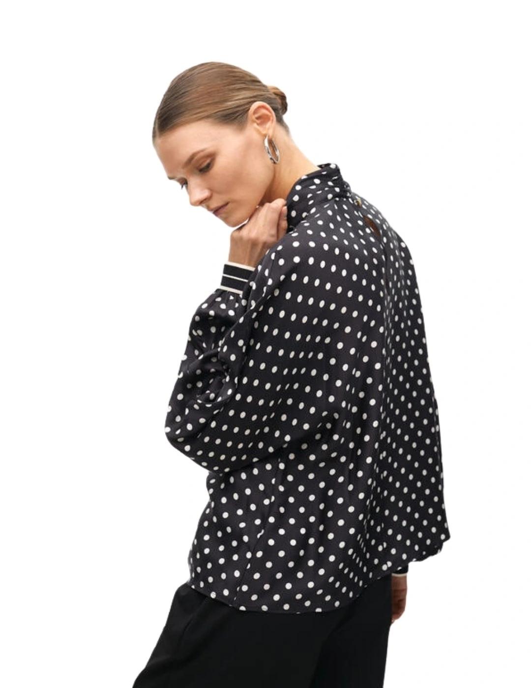 Lola Casademunt Blusa Cuello Perkins Lunares Negro