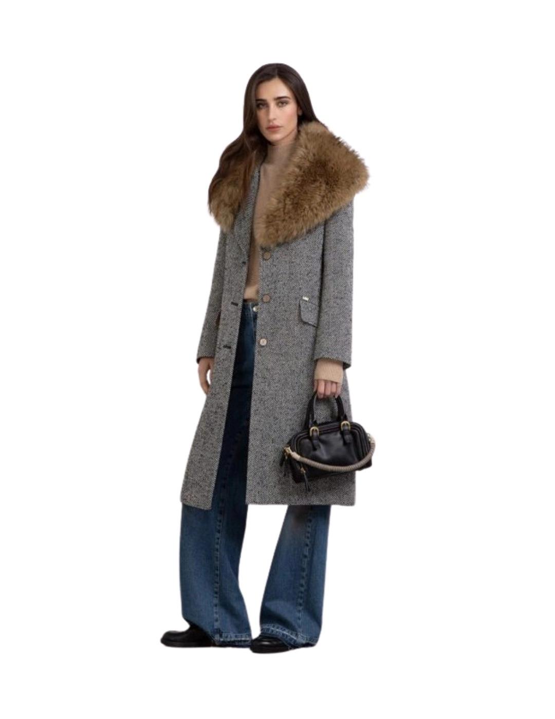 Abrigos, Cazadoras y Parkas en Negro para Mujer + MARKUP.