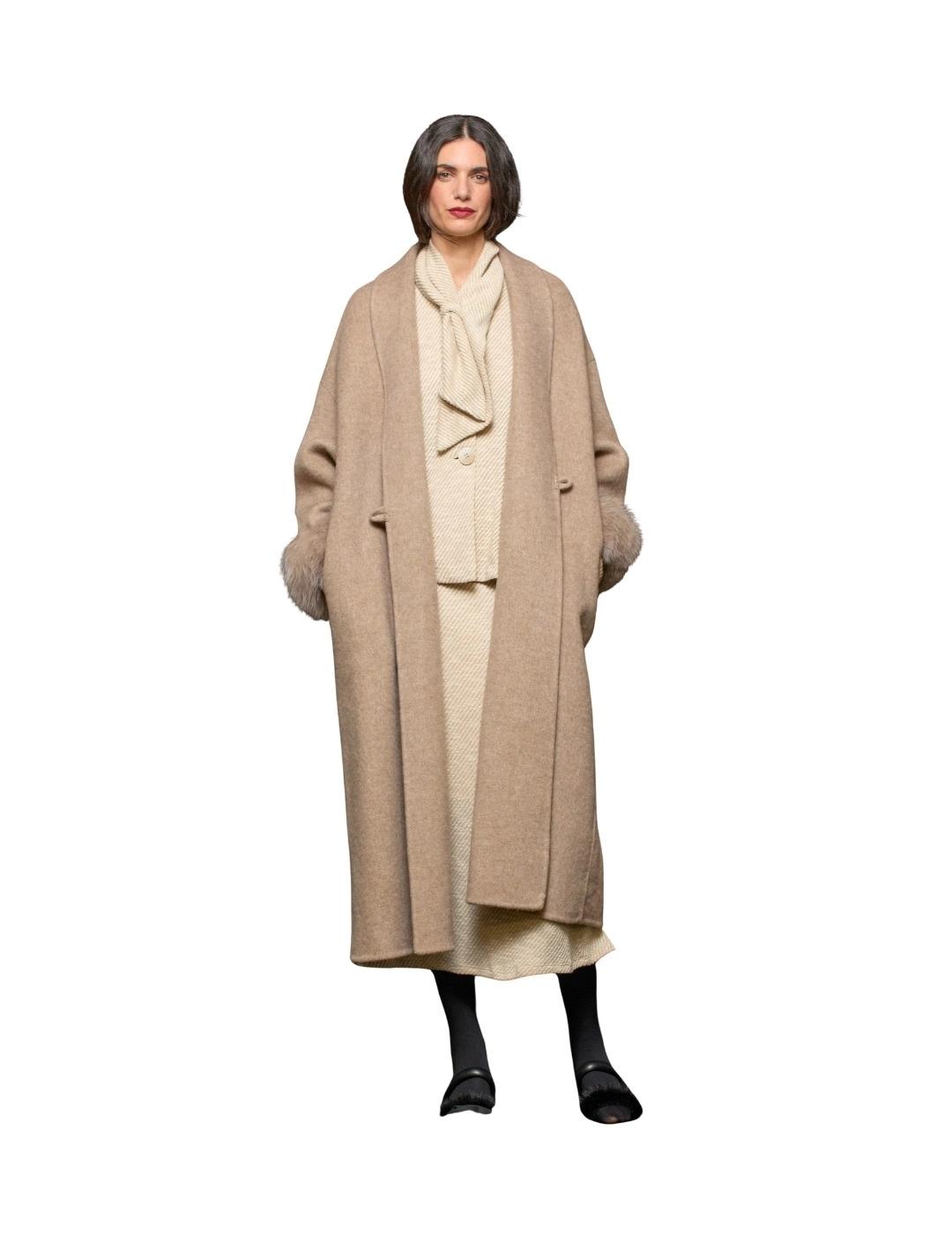 Mercedes De Miguel Abrigo Clásico Camel