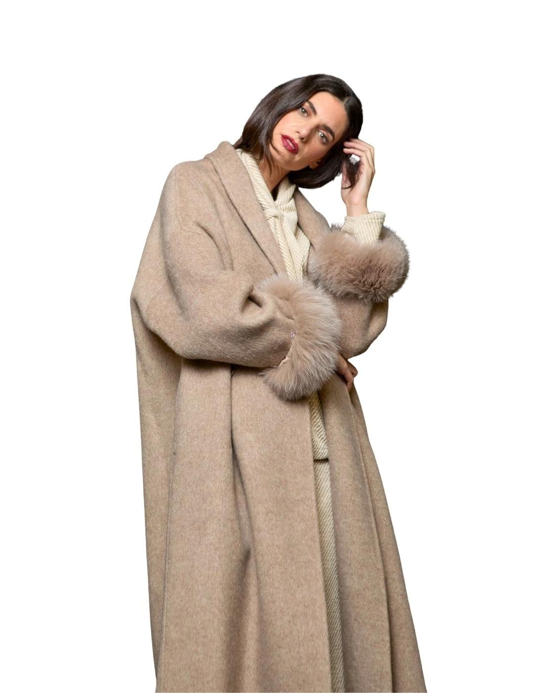 Mercedes De Miguel Abrigo Clásico Camel