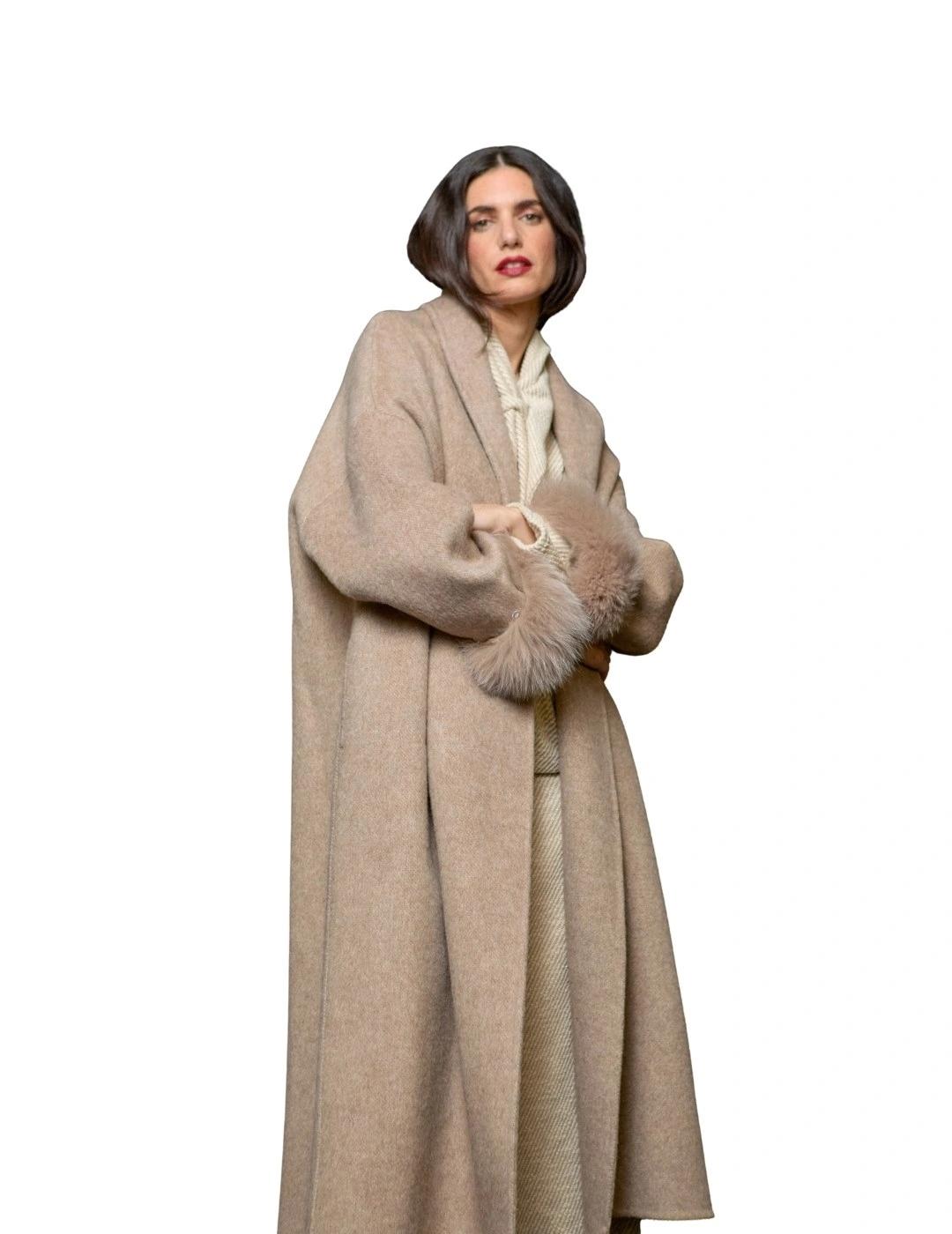 Mercedes De Miguel Abrigo Clásico Camel