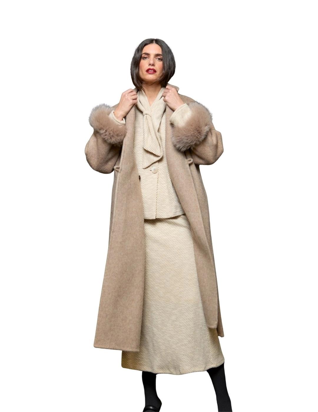 Mercedes De Miguel Abrigo Clásico Camel