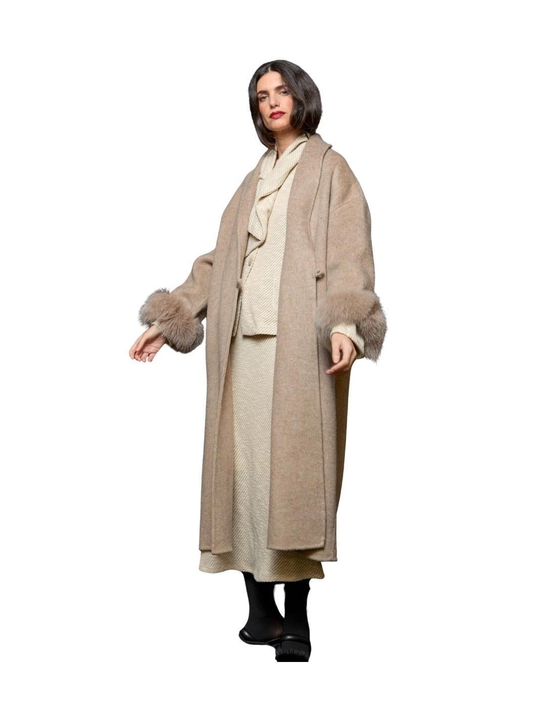 Mercedes De Miguel Abrigo Clásico Camel