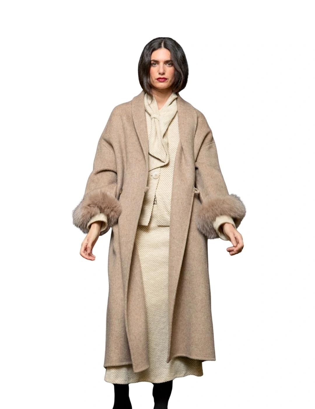 Mercedes De Miguel Abrigo Clásico Camel